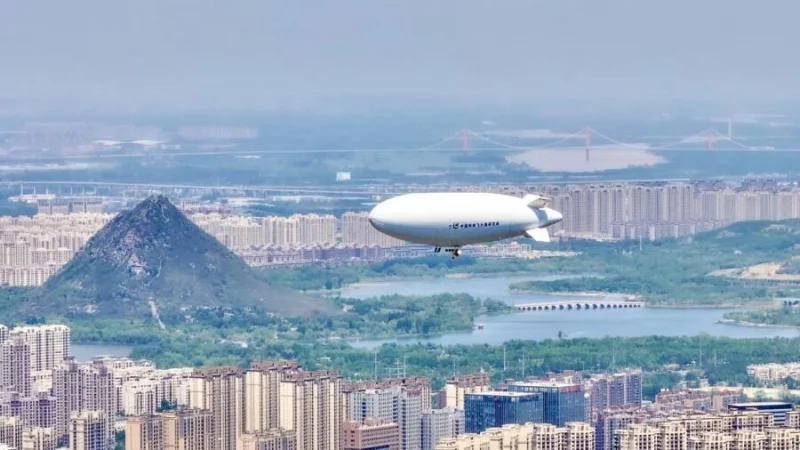 我国首款自主研发民用载人飞艇AS700济南首飞成功，开启低空经济新篇章-GOGO社区