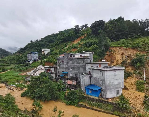 广西隆林金钟山乡突发泥石流 21名群众安全转移 无人员伤亡-GOGO社区