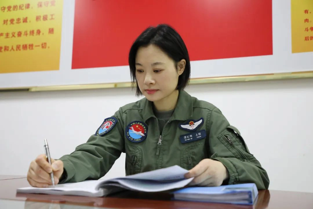 图片[3]-全网刷屏的女机长，是她！-GOGO社区