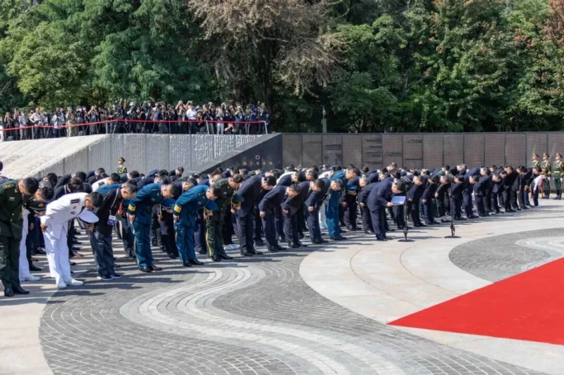China pays its respects to 30 war martyrs-GOGO社区
