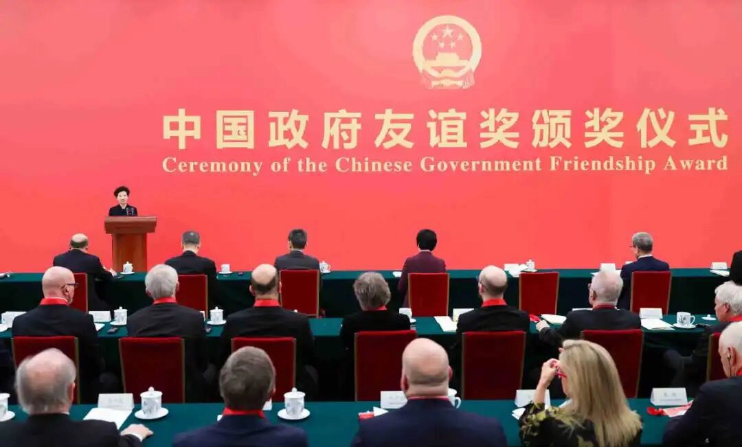 Fifty expats awarded for contributions-GOGO社区