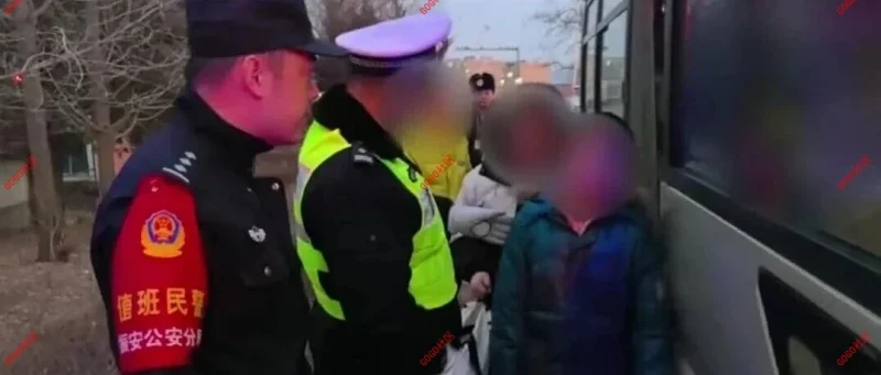 “黑校车”违规搭载13名学生，已查处！| 警示-GOGO社区