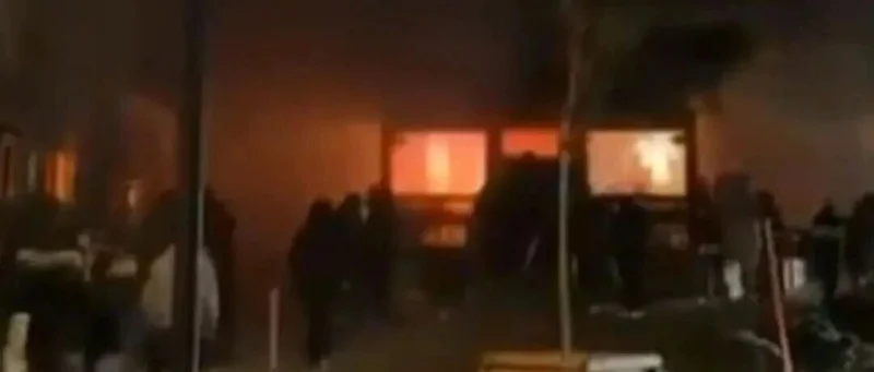 瑞士酒吧火灾约40人丧生115人受伤，许多死伤者是庆祝新年的年轻人，马克龙：令人震惊；瑞士联邦议会大厦国旗将降半旗五天，以示举国悲痛-GOGO社区